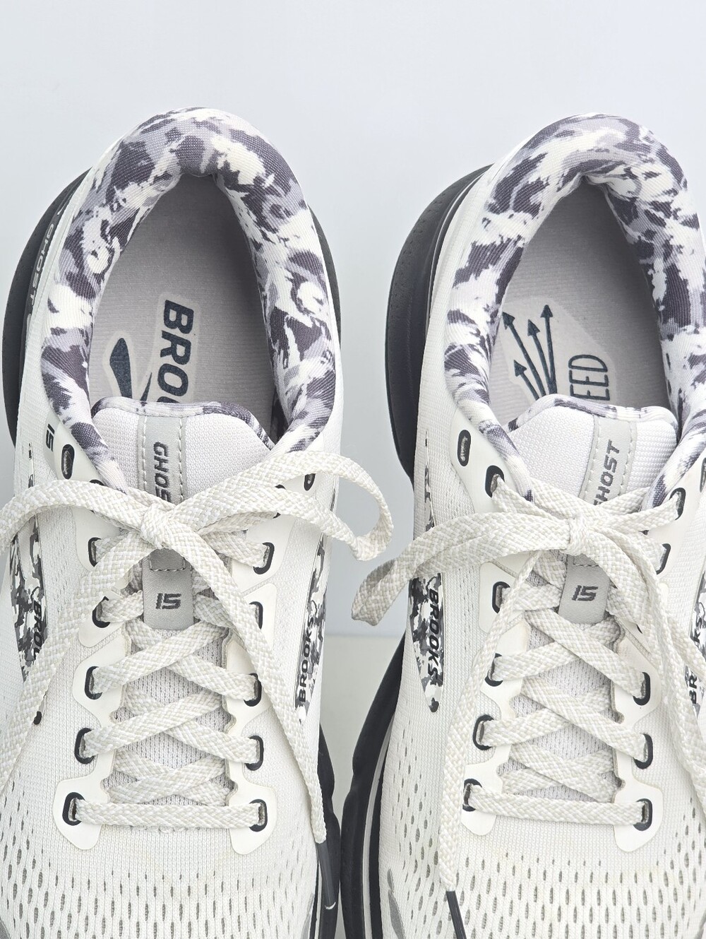 Brooks Ghost 15 Women's Size 7.5 Cushioned Running Shoes White/Ebony/Oyster - Picture 7 of 10